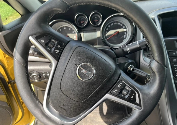 Opel Astra cena 32900 przebieg: 169000, rok produkcji 2012 z Gostyń małe 436